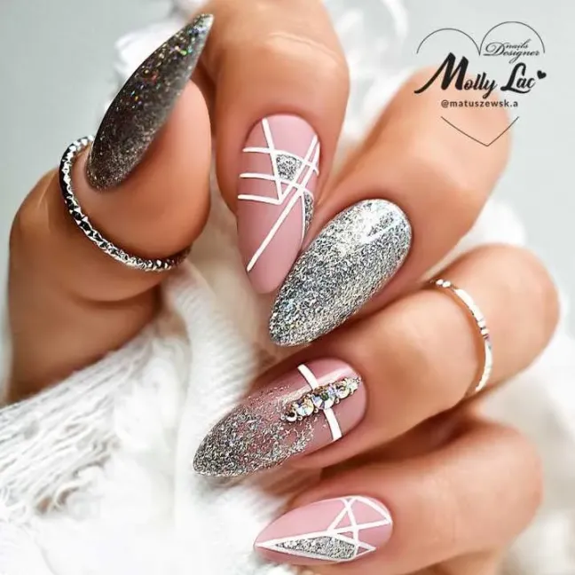 31 Mollynails Semipermanente polish QUEENS OF LIFE 8gr