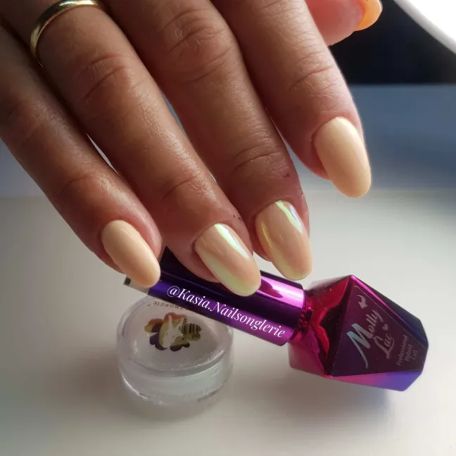 Semipermanente Polish Mollylac Yoga 5ml n.81, unghie Allepaznokcie, SEMIPERMANENTI unghie.