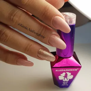 202 Mollynails Colore smalto semipermanente Polish Soakoff SENSUAL Mollylac 10 gr 2